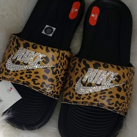 nike benassi leopard